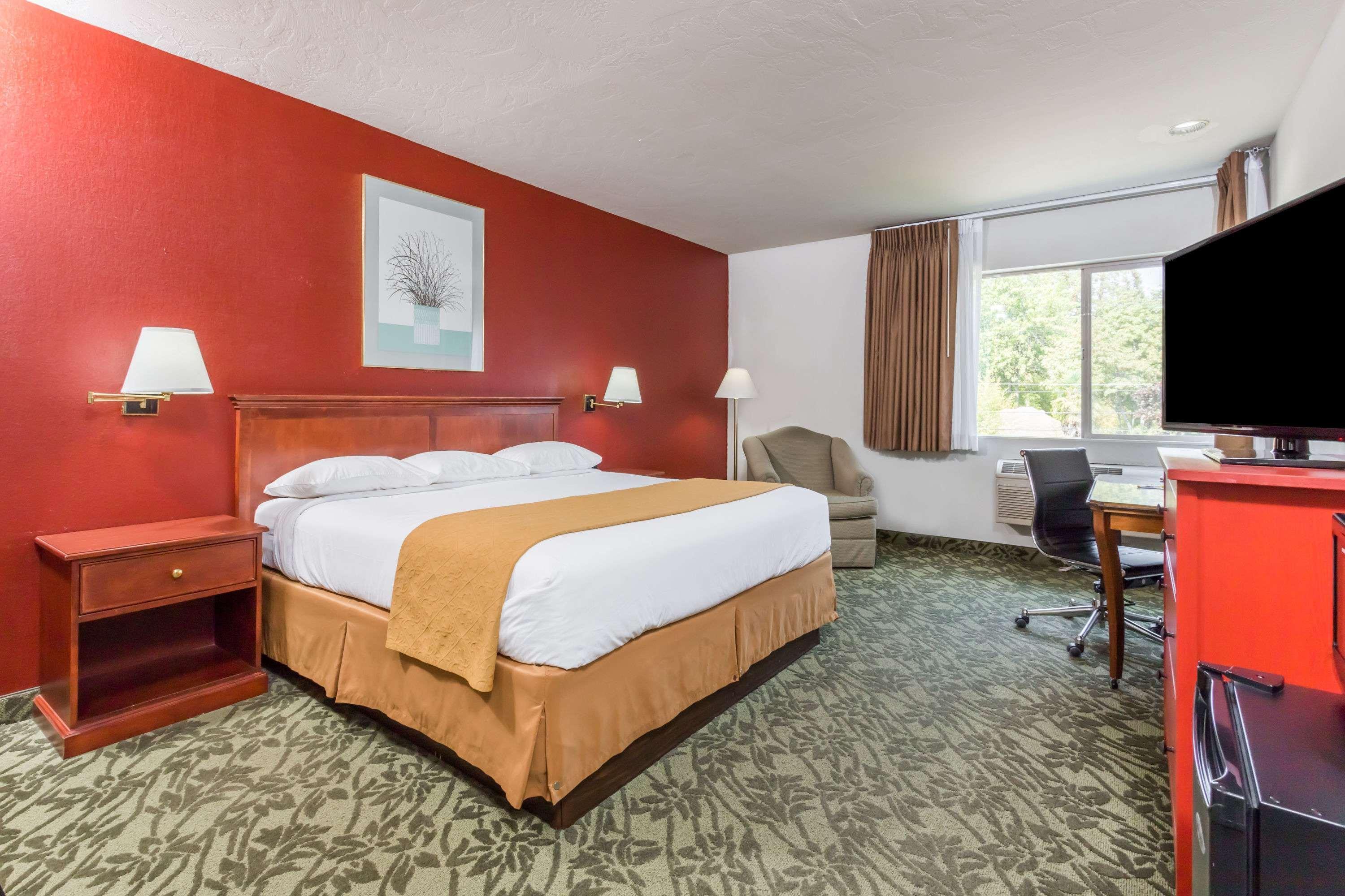 Days Inn By Wyndham Eugene Downtown/University 外观 照片